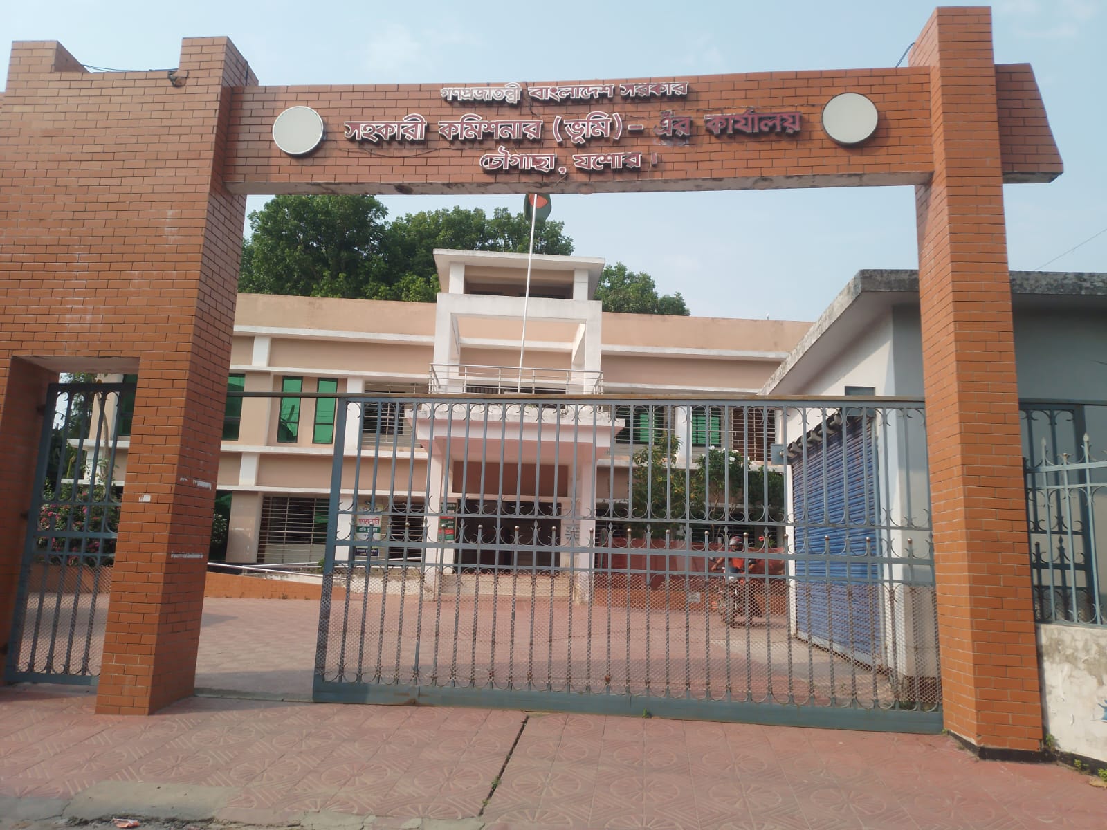 এসিল্যান্ড না থাকায় সাধারণ মানুষের ভোগান্তি