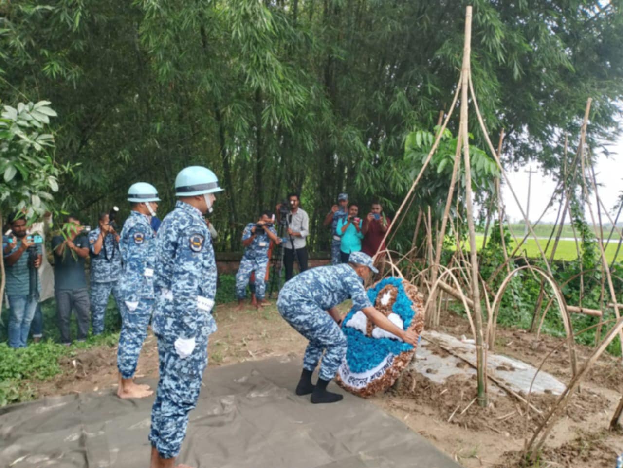 মাহিয়া তাসনিমের পরিবারের পাশে বিমান বাহিনী