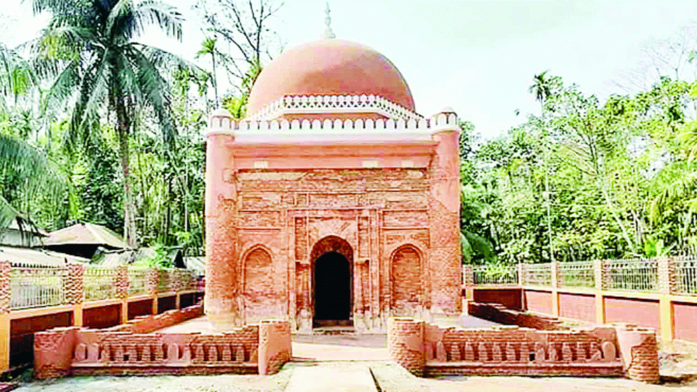 মিয়াবাড়ি মসজিদ দেখতে ছুটে আসেন পর্যটকরা