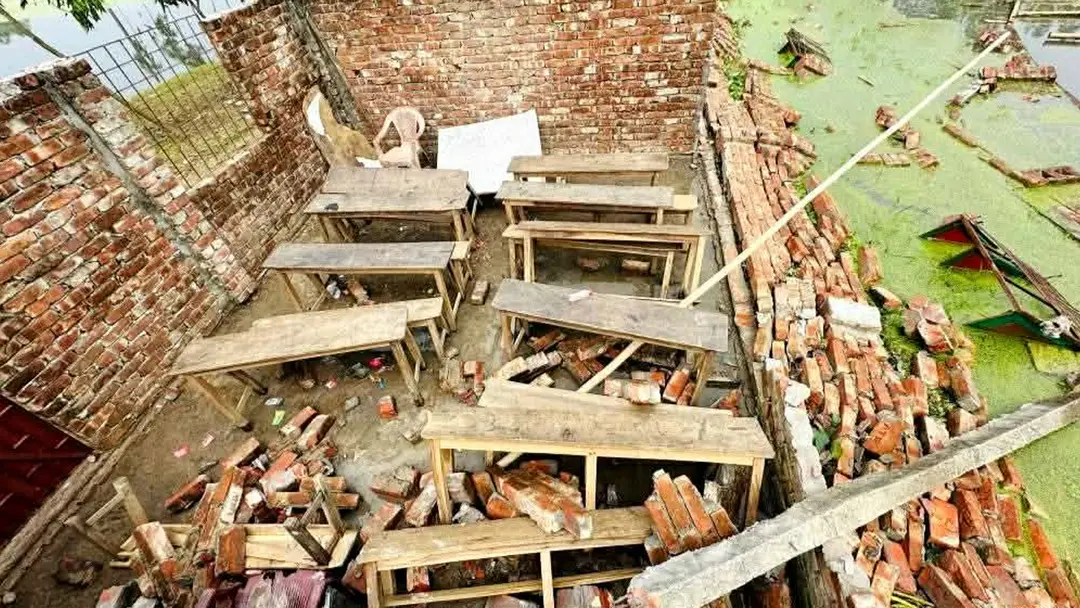 গাইবান্ধায় ঝড়ে ৩ শতাধিক বাড়িঘর লণ্ডভণ্ড