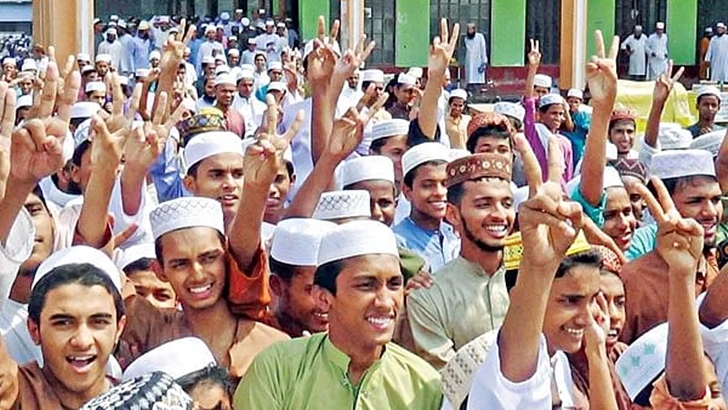 মাদরাসায় ফিরছে মেধাবৃত্তি