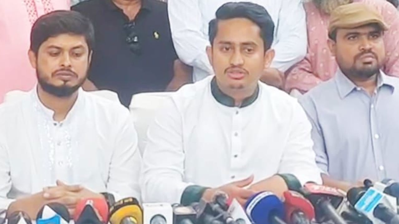 বগুড়ায় সারজিসের সভাস্থল চত্বরে ককটেল হামলা
