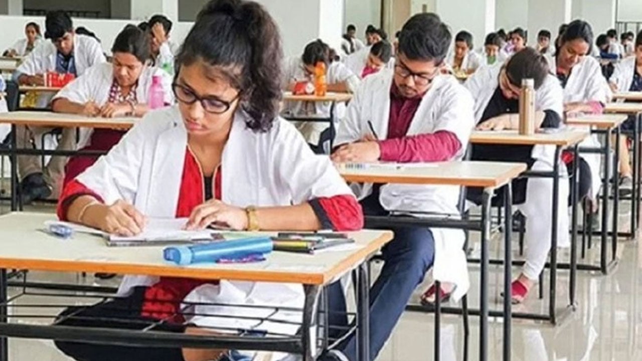 আসন কমলো সরকারি মেডিকেল কলেজে