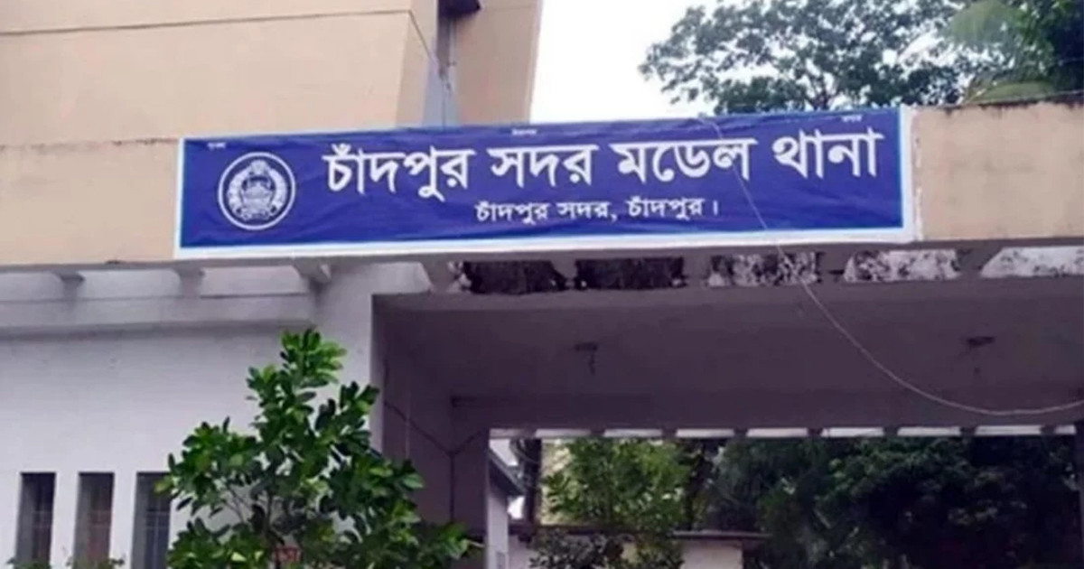 চাদপুর কিশোর গ্যাংসহ ১২ জন আটক