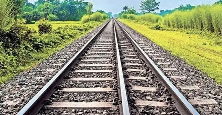 মিরসরাইয়ে ট্রেনে কাটা পড়ে প্রাণ গেল দুজনের
