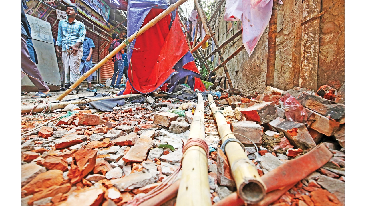 রাজধানীতে ২১ লাখ ভবন ঝুঁকিপূর্ণ:  ‌‌’বড়’ ভূমিকম্পের আশঙ্কা