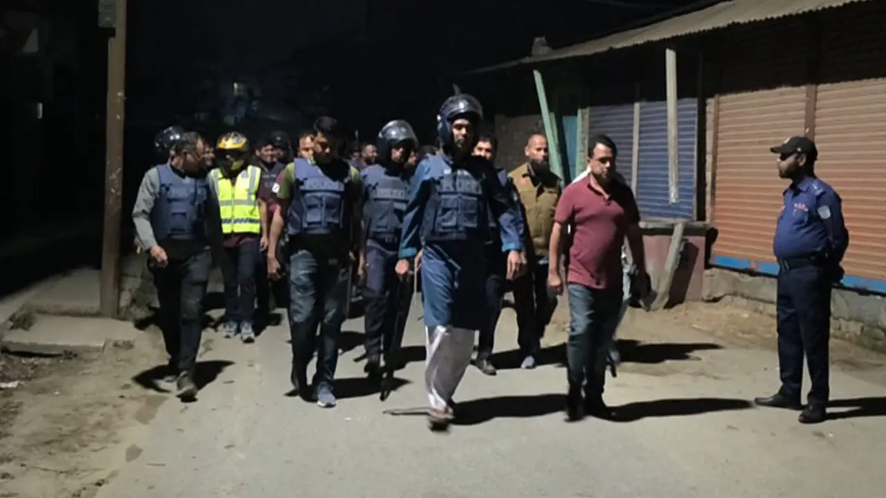 মুক্তাগাছায় তুচ্ছ ঘটনায় তুমুল সংঘর্ষ