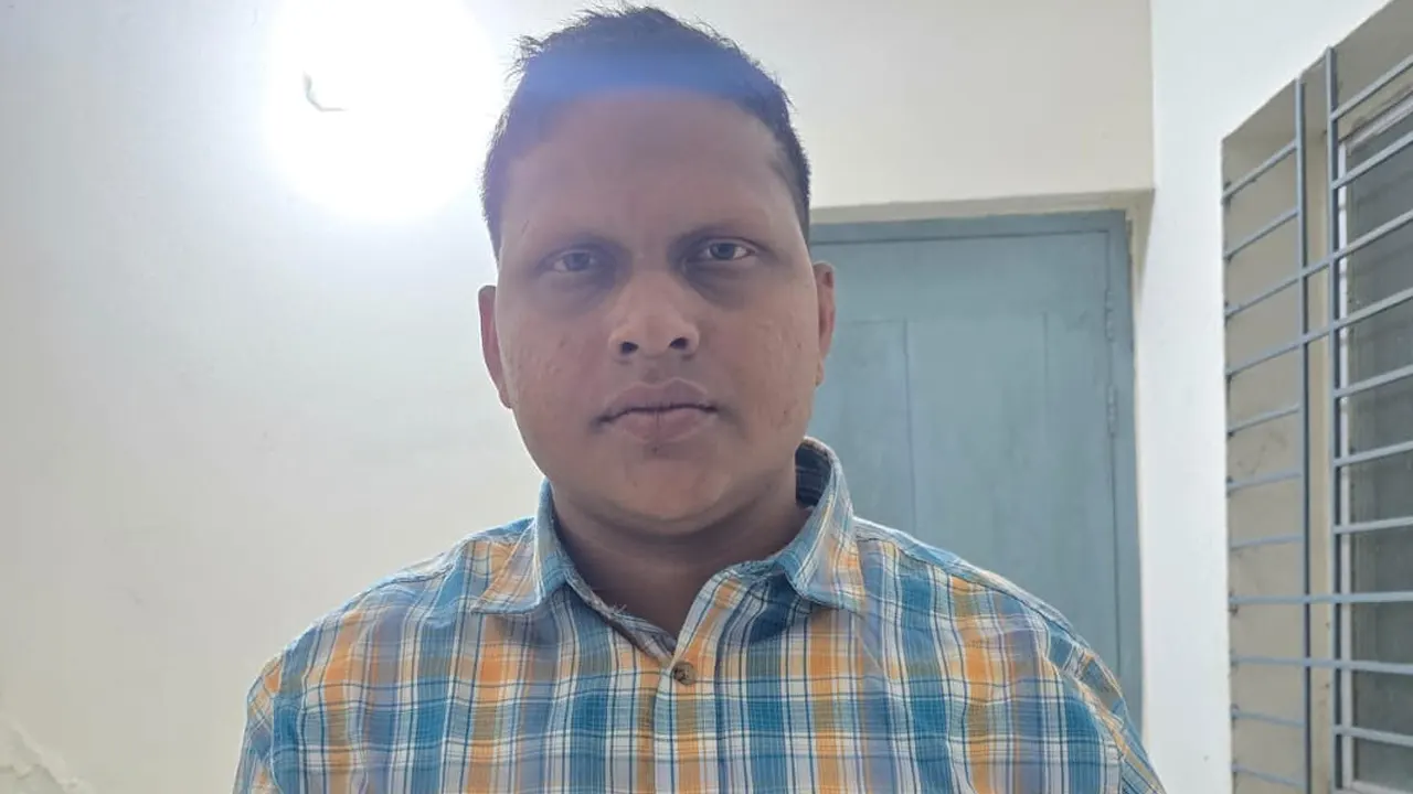 মধুপুরে পুলিশের এসআই সেজে থানায় যুবক