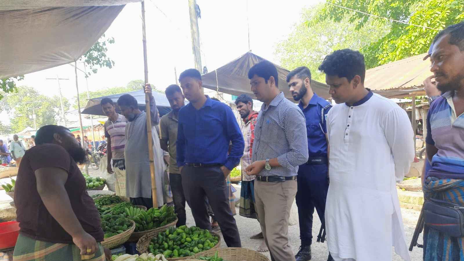 দামুড়হুদায় তিন প্রতিষ্ঠানকে জরিমানা