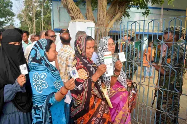 পশ্চিমবঙ্গের নির্বাচনে প্রথম ৮ ঘন্টায় ৭৮.৬৮ শতাংশ ভোট পড়েছে
