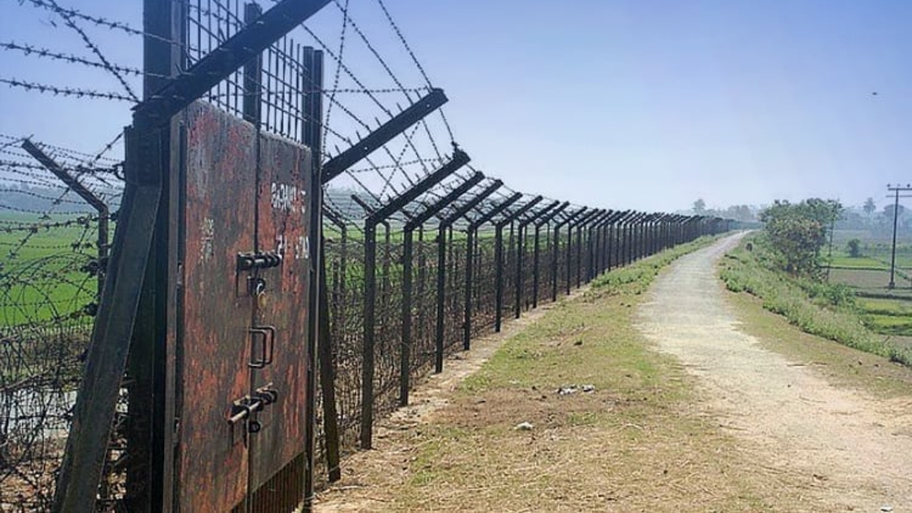 পশ্চিমবঙ্গের পটপরিবর্তনে সীমান্তে বাড়ছে উদ্বেগ