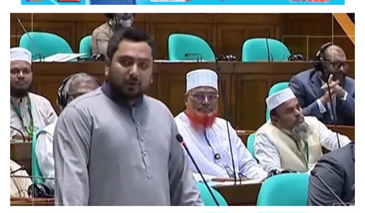 রাষ্ট্রপতিকে অপসারণ ও গ্রেপ্তার করতে হবে: নাহিদ