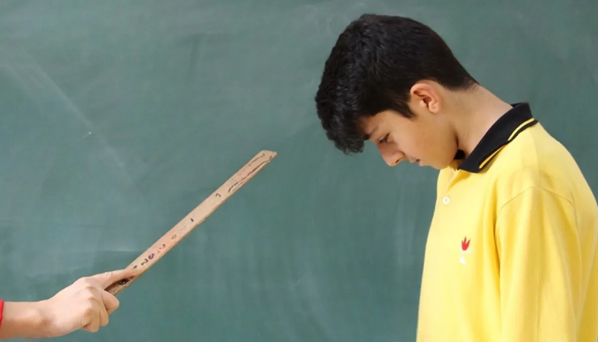 সিঙ্গাপুরে বুলিং ঠেকাতে স্কুলে ফিরছে বেত