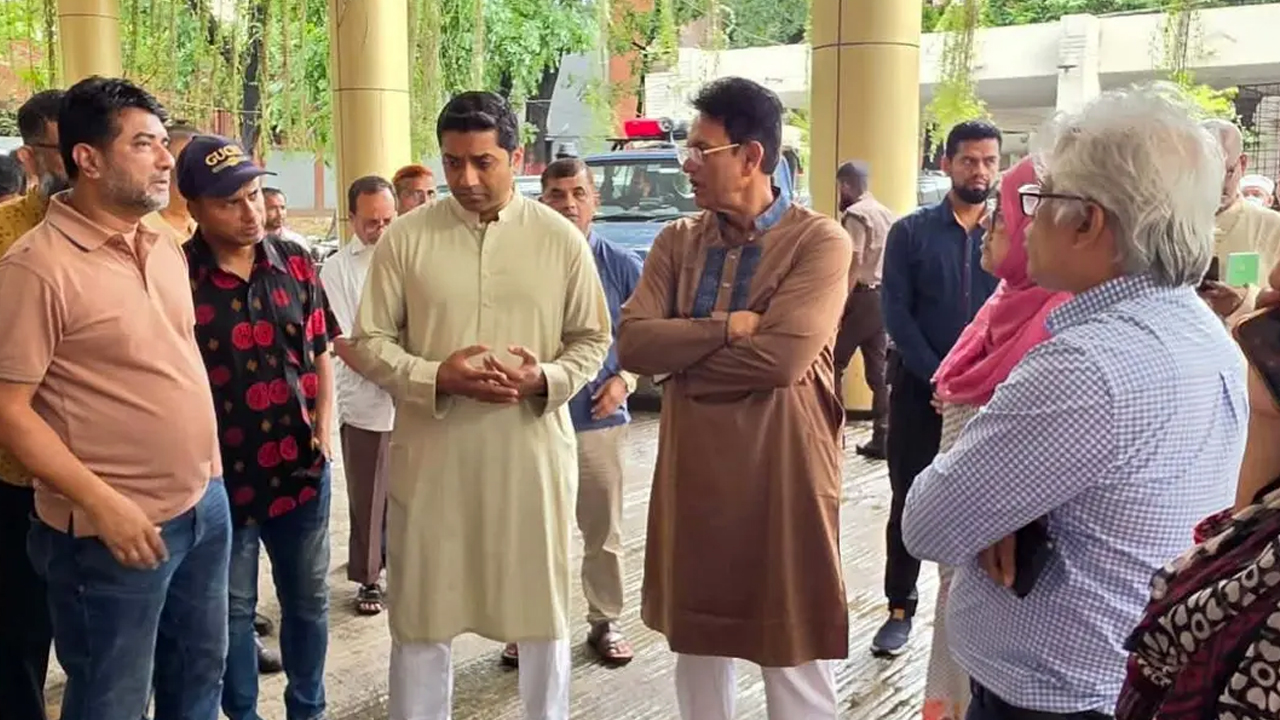 প্রাথমিক শিক্ষা অধিদপ্তরে আগুন : তদন্ত কমিটি গঠনের নির্দেশ