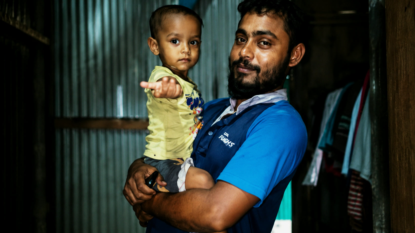 বিদ্যুৎস্পৃষ্ট স্ত্রীকে উদ্ধার করা স্বামীরই একই কারণে মৃত্যু