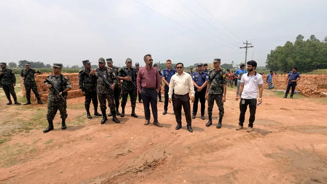 চার ইটভাটায় ২০ লাখ টাকা জরিমানা, গুঁড়িয়ে দেওয়া হল আরও ২টি