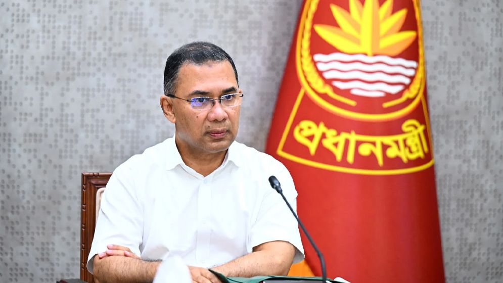 সরকারি ভবনে সৌর প্যানেল স্থাপনসহ ৩ গুরুত্বপূর্ণ নির্দেশনা প্রধানমন্ত্রীর